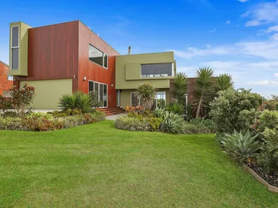 Search and Stay destination Peterborough, VIC - Australia from AU$ 800. Martyrs Lookout