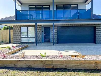 Search and Stay destination Peterborough, VIC - Australia from AU$ 450. Loch Ard Place