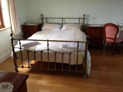 Search and Stay destination Probus, England - United Kingdom from AU$ 728. Penthouse Apartment Gallery suite, with Jacuzzi bath , steam cabinet.