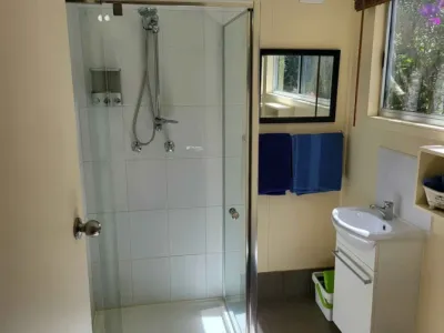 Search and Stay destination Ravenshoe, QLD - Australia from AU$ 200. Chilverton Cottages - Kingfisher Studio