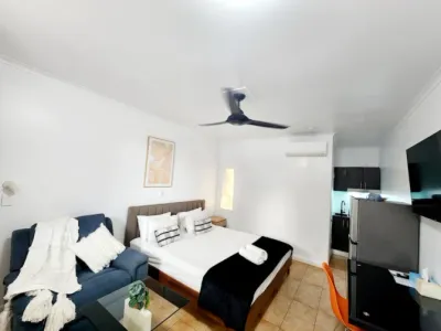 Search and Stay destination Katherine, NT - Australia from AU$ 209. Studio King Room: Kitchenette with Cooktop