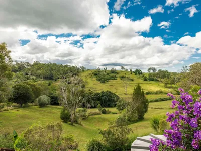 Search and Stay destination Beechmont, QLD - Australia from AU$ 550. Doomben Ridge Farm House