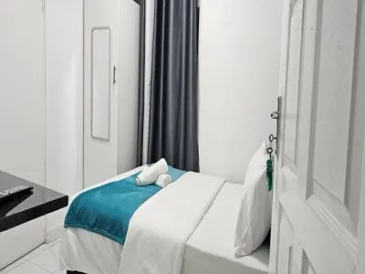 Search and Stay destination Cape Town, WC - South Africa from AU$ 86. Goshen Lodge Spencer - Standard Double Room