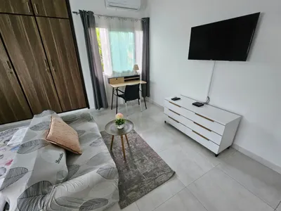 Search and Stay destination Abidjan, Abidjan Autonomous District - Côte d'Ivoire from AU$ 79. The Flowery Studio