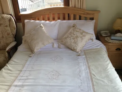 Search and Stay destination Probus, England - United Kingdom from AU$ 260. Rose Room 2, en suite , double room with balcony