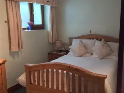 Search and Stay destination Probus, England - United Kingdom from AU$ 270. Honey Suckle Room 6, with en suite, and kitchenette, patio area for barbecues