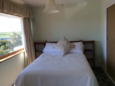Search and Stay destination Probus, England - United Kingdom from AU$ 499. Daffodil Family Room 4, en suite with a large bath.