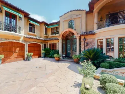 Search and Stay destination Van Nuys, CA - United States from AU$ 5,929. The Chandler One