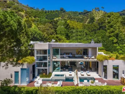 Search and Stay destination Los Angeles, CA - United States from AU$ 3,650. The Rising Glen Two