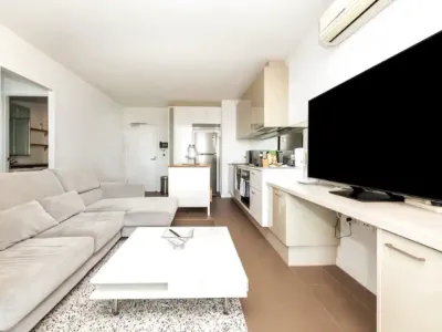 Search and Stay destination Melbourne, VIC - Australia from AU$ 145. Melbourne CBD Deluxe Apartment with Water View