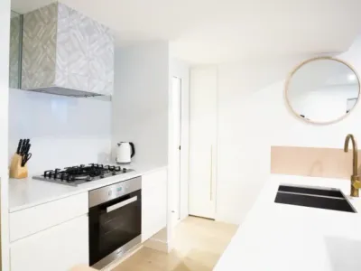 Search and Stay destination Melbourne, VIC - Australia from AU$ 235. Modern 2b 2b Apt, Free Parking,Ideal for long stays