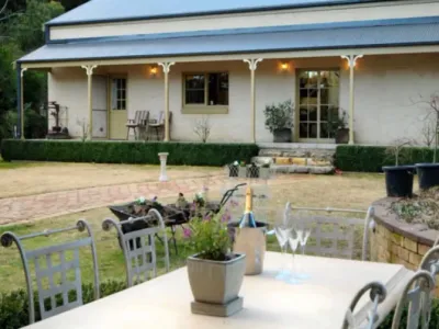 Search and Stay destination Oakey Park, NSW - Australia from AU$ 160. Linden Tree Manor - Garden Unit
