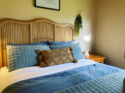 Search and Stay destination Port Campbell, VIC - Australia from AU$ 230. Red Cedar Cottage. Coastal retreat- wood fire. GOR
