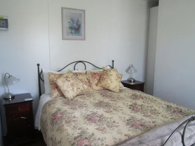 Search and Stay destination York, WA - Australia from AU$ 140. Rose Cottage & Orchard Chalet
