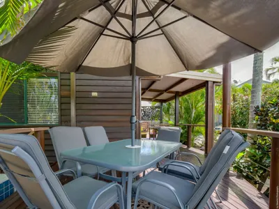 Search and Stay destination Urangan, QLD - Australia from AU$ 220. Two-Bedroom Villa - Pet-Friendly