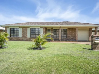 Search and Stay destination Old Bar, NSW - Australia from AU$ 227. Toso Viti (Life is Good)