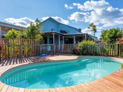 Search and Stay destination Old Bar, NSW - Australia from AU$ 262. Nathaniel's Beach Cottage