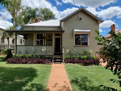 Search and Stay destination South Toowoomba, QLD - Australia from AU$ 170. Ambiente Cottage - Pet Friendly