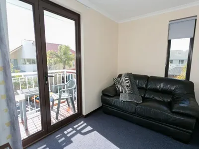 Search and Stay destination Middleton Beach, WA - Australia from AU$ 207. Dolphin Lodge - 1 Bedroom Executive Self Contained Apartment