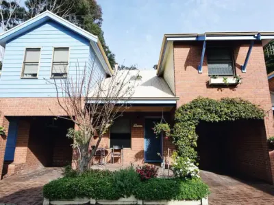 Search and Stay destination Middleton Beach, WA - Australia from AU$ 293. Dolphin Lodge - 2 or 3 Bedroom Villa