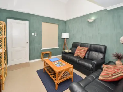 Search and Stay destination Middleton Beach, WA - Australia from AU$ 293. Dolphin Lodge - 2 or 3 Bedroom Villa