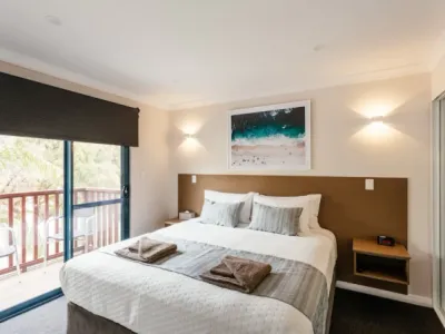 Search and Stay destination Middleton Beach, WA - Australia from AU$ 428. Dolphin Lodge - 3 Bedroom King Spa Fully Self Contained