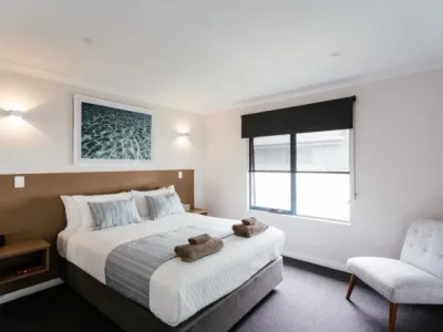 Search and Stay destination Middleton Beach, WA - Australia from AU$ 428. Dolphin Lodge - 3 Bedroom King Spa Fully Self Contained
