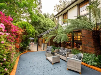 Search and Stay destination Kalorama, VIC - Australia from AU$ 195. Holly Lodge - Garden Suite