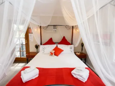 Search and Stay destination Kalorama, VIC - Australia from AU$ 220. Holly Lodge - Honeymoon Suite