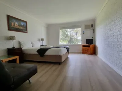 Search and Stay destination Vacy, NSW - Australia from AU$ 189. Vacy Hunter Valley Lodge - Triple Room