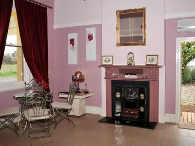 Search and Stay destination Rutherglen, VIC - Australia from AU$ 250. Must Love Dogs - Chandelier Suite