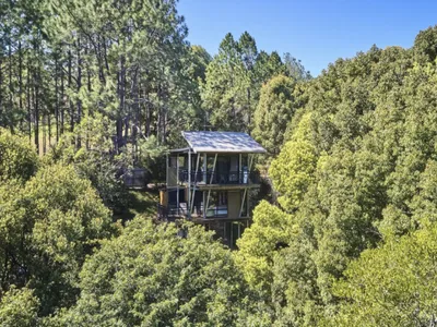 Search and Stay destination Smiths Creek, NSW - Australia from AU$ 555. Morning Mist Chalet 1