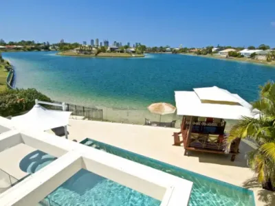 Search and Stay destination Broadbeach Waters, QLD - Australia from AU$ 895. Broadbeach Waterfront