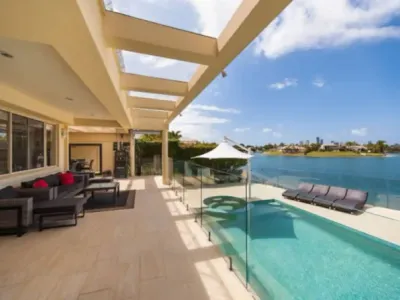 Search and Stay destination Broadbeach Waters, QLD - Australia from AU$ 895. Broadbeach Waterfront