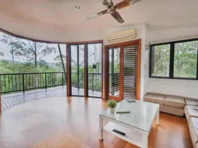 Search and Stay destination Smiths Creek, NSW - Australia from AU$ 740. Range View Chalet 4
