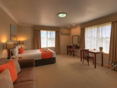 Search and Stay destination Dubbo, NSW - Australia from AU$ 181. Endeavour Court Motor Inn - Queen Deluxe