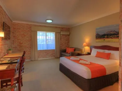 Search and Stay destination Dubbo, NSW - Australia from AU$ 185. Endeavour Court Motor Inn - Executive Spa Suite