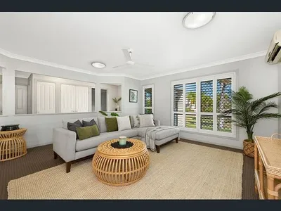 Search and Stay destination Mount Louisa, QLD - Australia from AU$ 298. Sarina Court 8