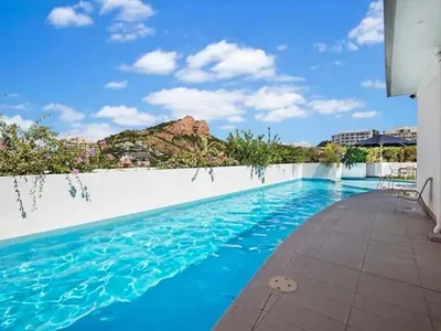 Search and Stay destination Townsville, QLD - Australia from AU$ 159. Sea Views at Dalgety