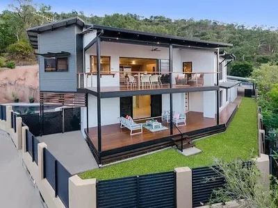 Search and Stay destination Mount Louisa, QLD - Australia from AU$ 349. Tableland Luxe