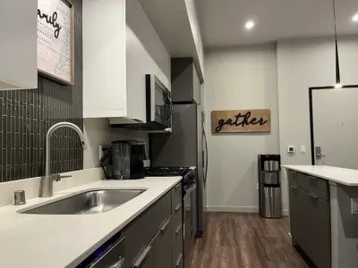 Search and Stay destination Anaheim, CA - United States from AU$ 223. Anaheim Condo close to Disneyland - Luxury - 1 King/2 Twin - Jacuzzi