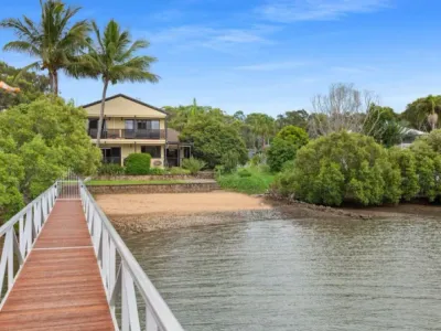 Search and Stay destination Russell Island, QLD - Australia from AU$ 350. Absolute Waterfront