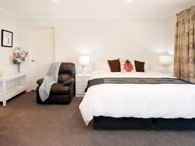 Search and Stay destination Jindabyne, NSW - Australia from AU$ 200. U07 Aalen 2 Lakeview Studio