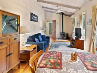 Search and Stay destination Ob Flat, SA - Australia from AU$ 225. Meadow Chalet