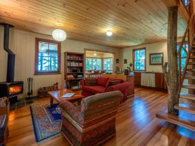 Search and Stay destination Mount Glorious, QLD - Australia from AU$ 225. Turkey's Nest - Rose Gum Cottage