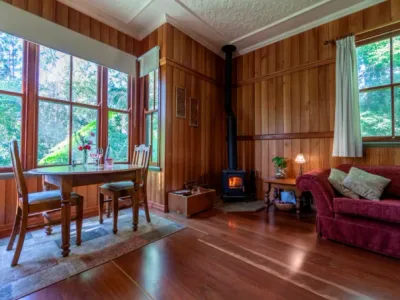 Search and Stay destination Mount Glorious, QLD - Australia from AU$ 205. Turkey's Nest - Macadamia Rainforest Suite