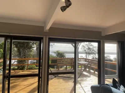 Search and Stay destination Green Point, NSW - Australia from AU$ 250. Lakeview Cottage