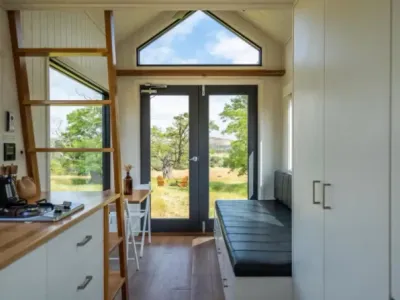 Search and Stay destination Yarramundi, NSW - Australia from AU$ 320. Glass Tiny River House