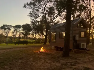 Search and Stay destination Yarramundi, NSW - Australia from AU$ 320. Glass Tiny River House