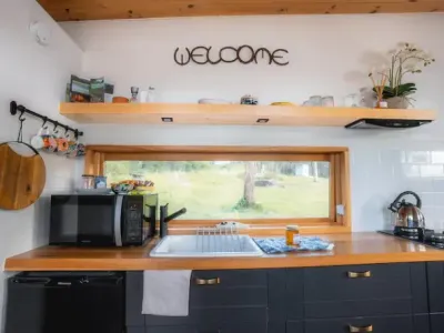 Search and Stay destination Yarramundi, NSW - Australia from AU$ 350. Hill Top Tiny River House